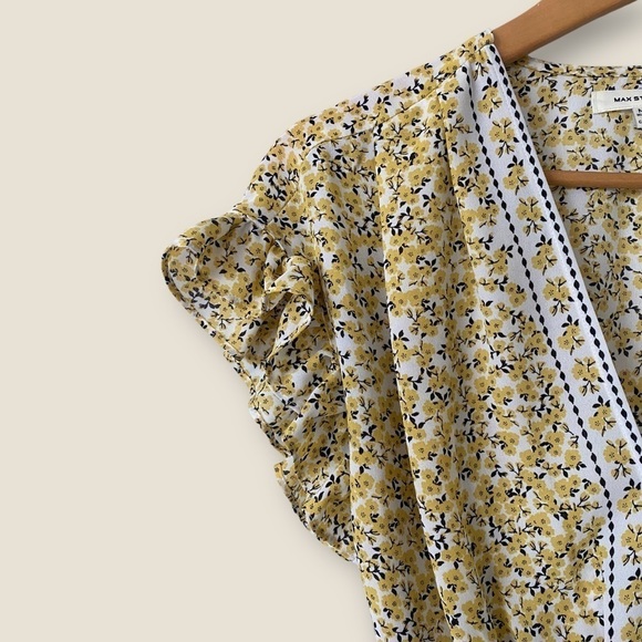 MAX Studio Floral Ruffle Blouse - Picture 6 of 10